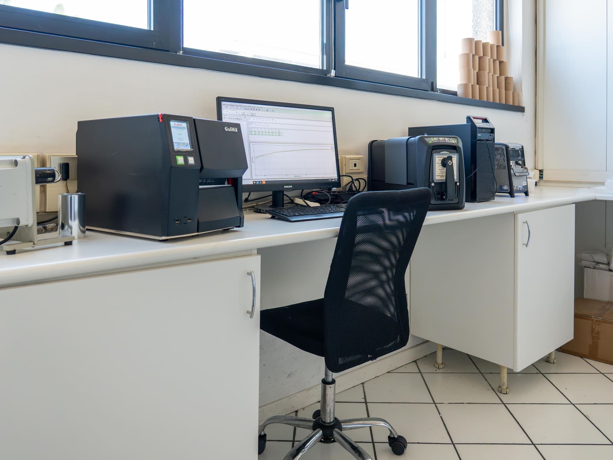 Postazione tracciabilità con stampante etichette